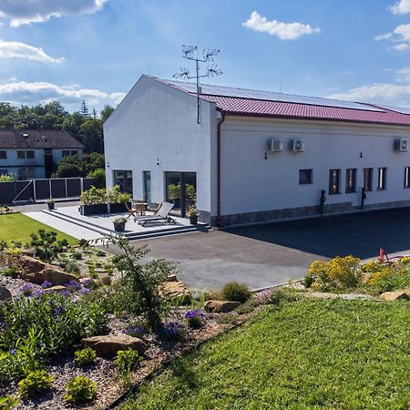 Veltlin Bed & Wine Hotel Valtice Exterior photo