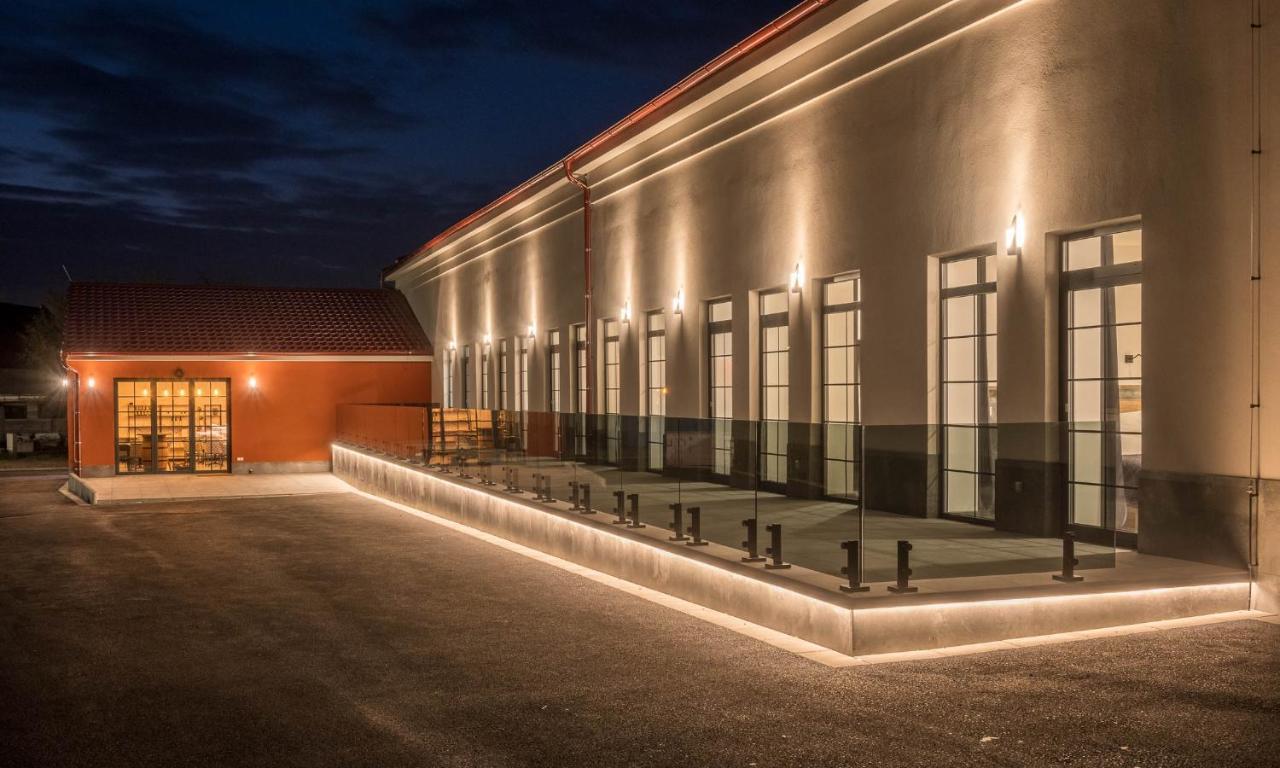 Veltlin Bed & Wine Hotel Valtice Exterior photo