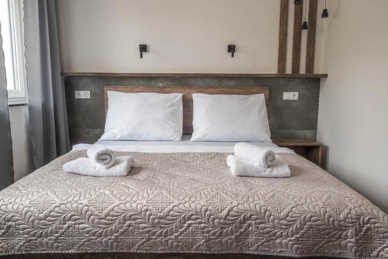Veltlin Bed & Wine Hotel Valtice Exterior photo