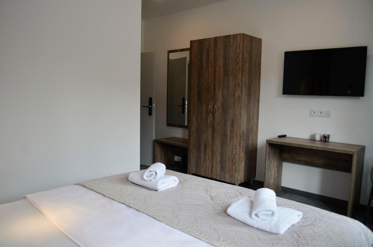 Veltlin Bed & Wine Hotel Valtice Exterior photo