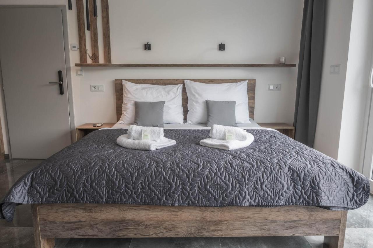 Veltlin Bed & Wine Hotel Valtice Exterior photo
