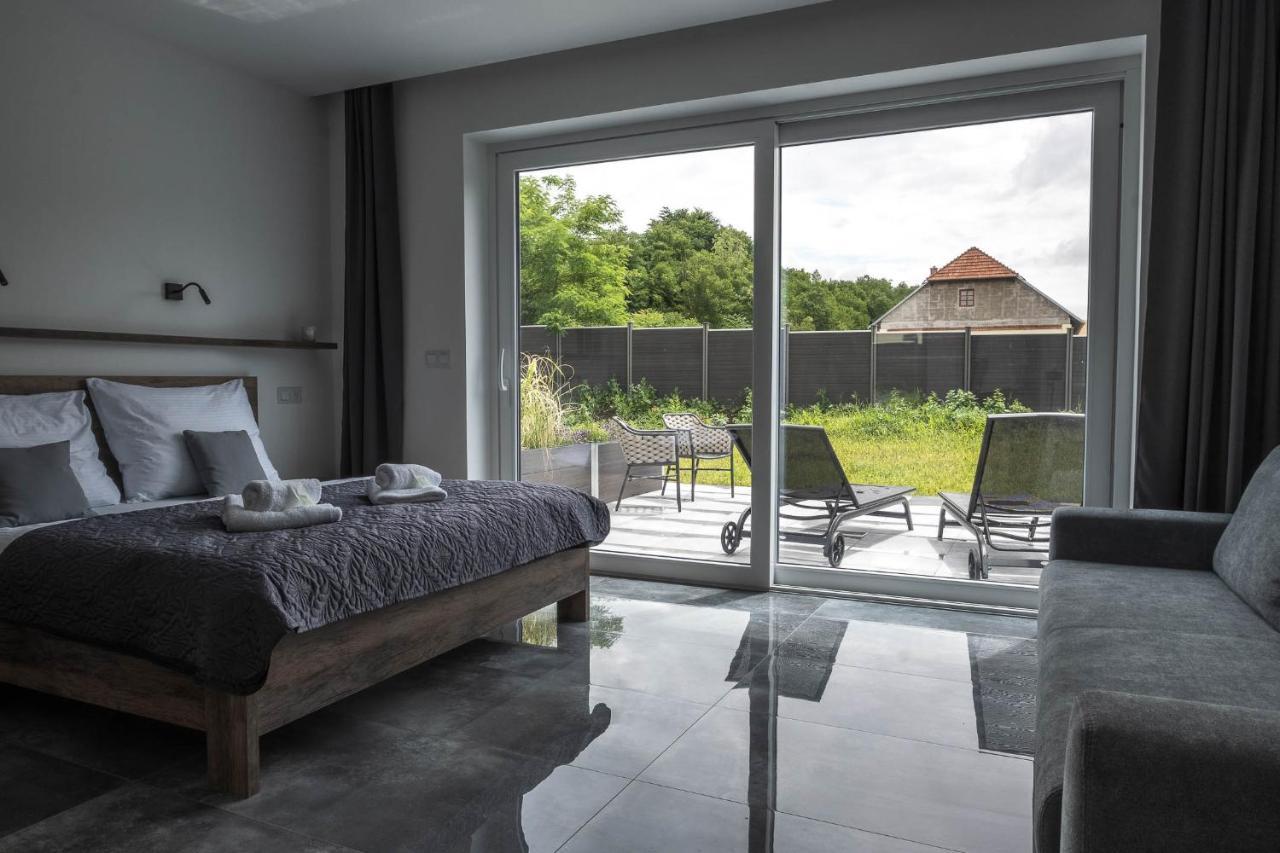 Veltlin Bed & Wine Hotel Valtice Exterior photo