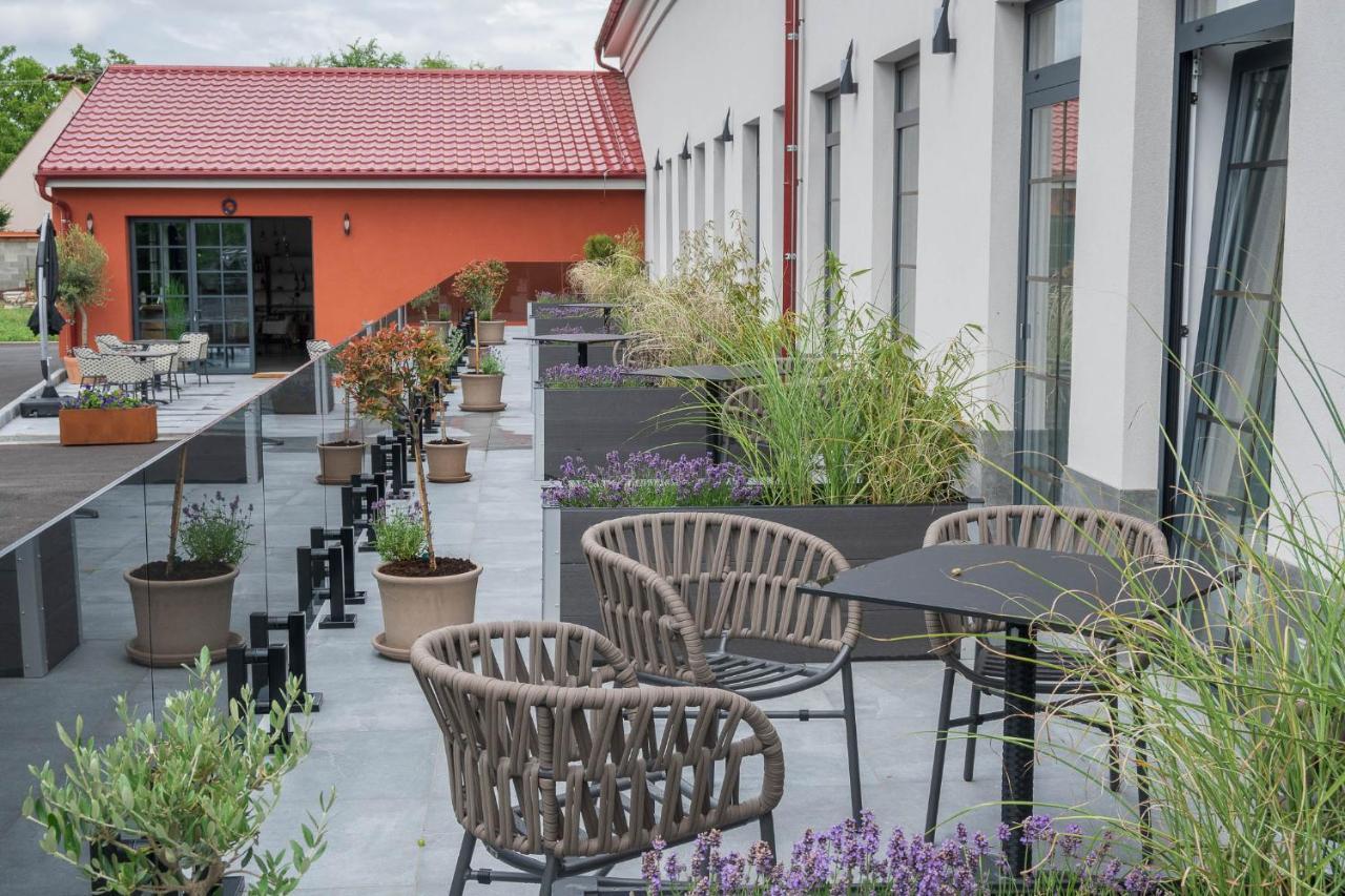 Veltlin Bed & Wine Hotel Valtice Exterior photo