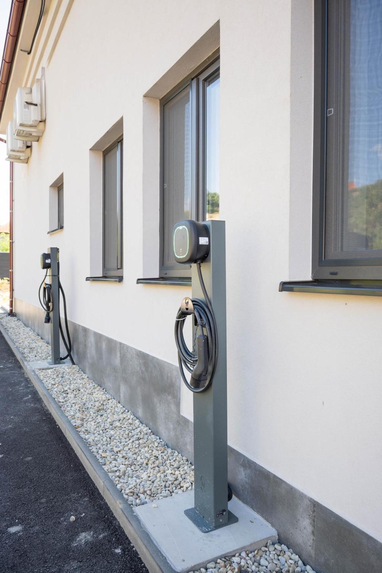 Veltlin Bed & Wine Hotel Valtice Exterior photo