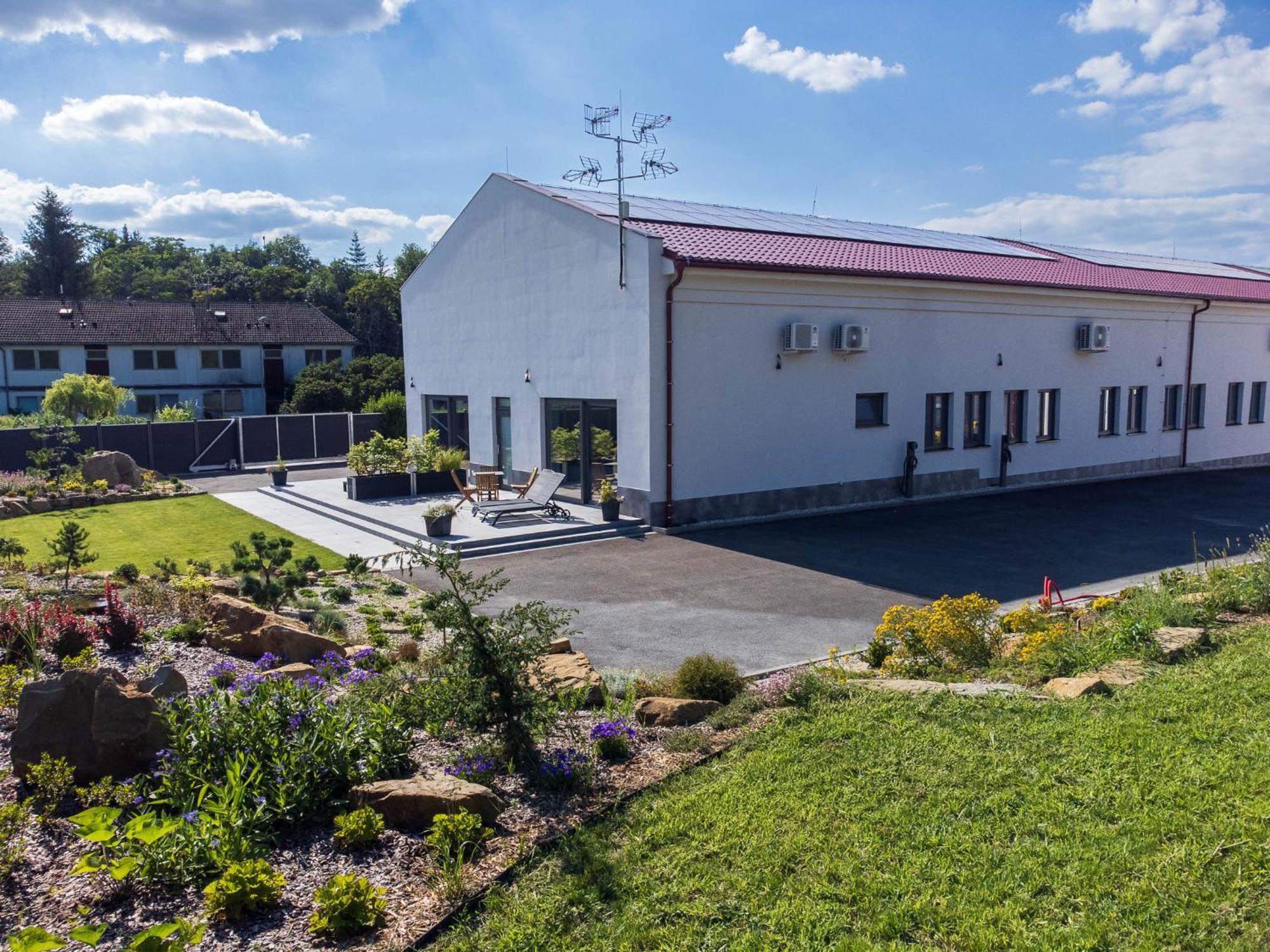 Veltlin Bed & Wine Hotel Valtice Exterior photo